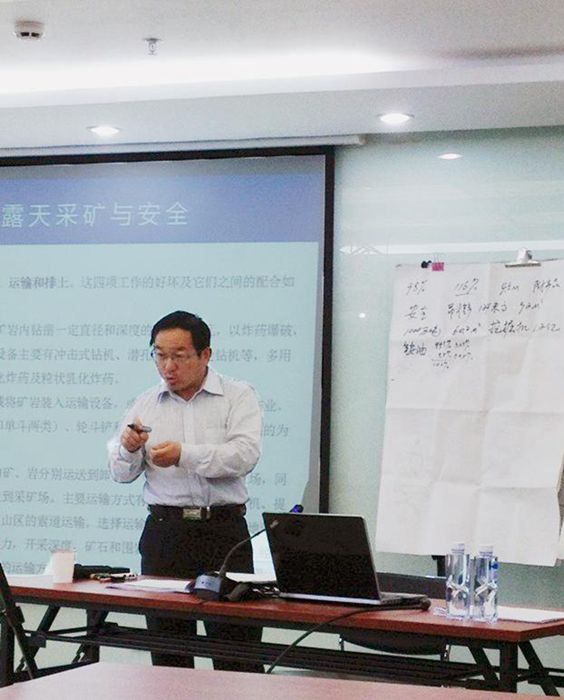 新闻中心-老街腾龙